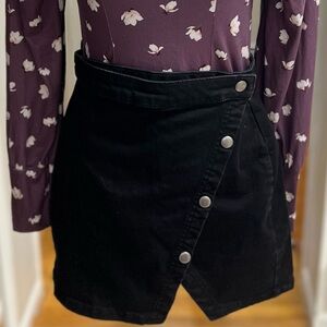 Button Up Skirt 
Brand: We The Free
Size: 0